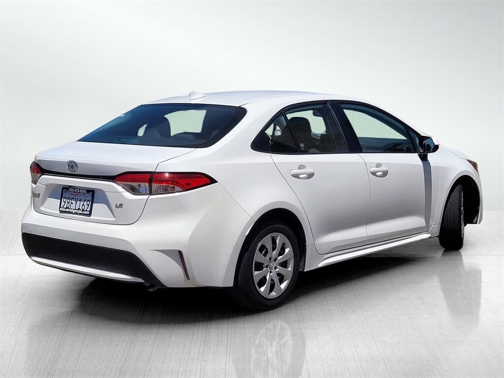 2022 Toyota Corolla LE photo 4