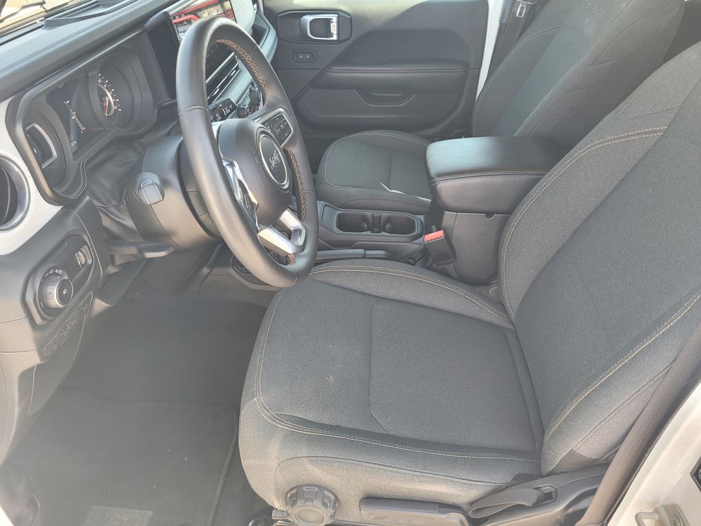 2024 Jeep Wrangler 4-Door Sahara - Photo 12