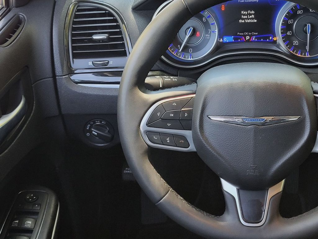 2023 Chrysler 300 Touring - Photo 12