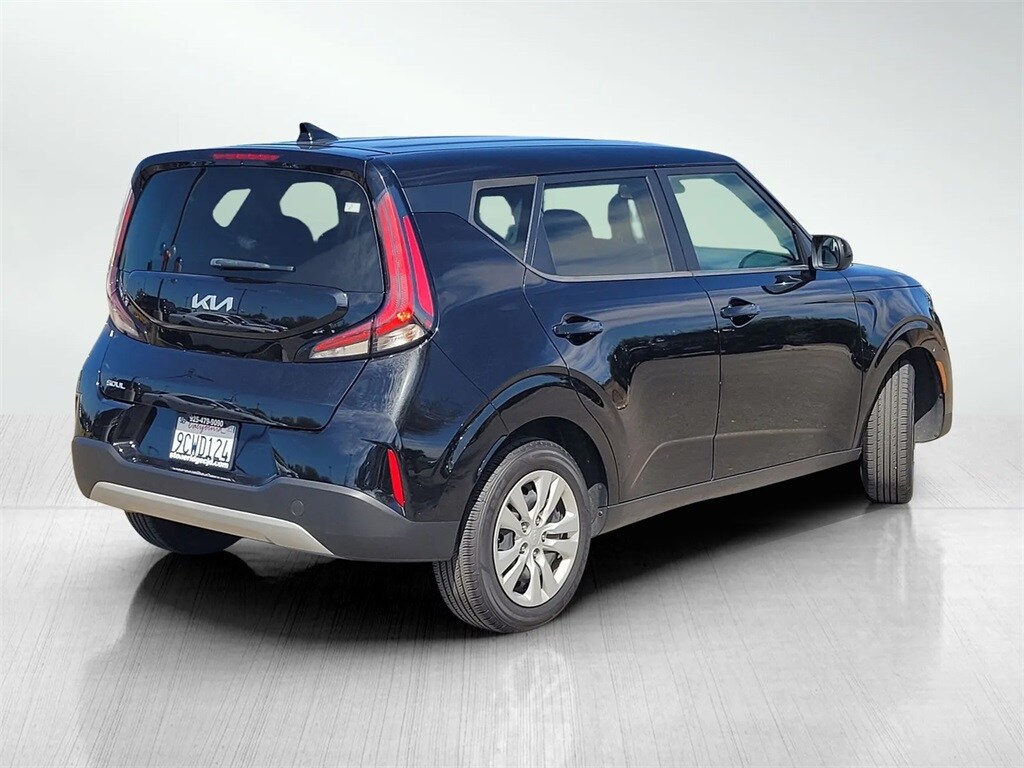 2023 Kia Soul LX photo 4