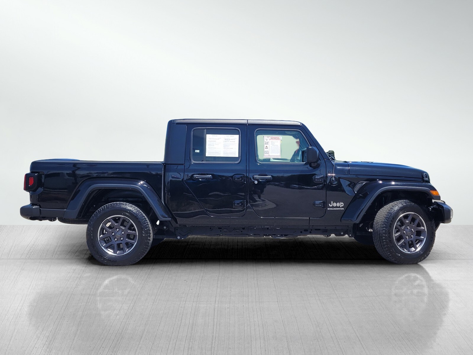 2023 Jeep Gladiator Overland photo 3
