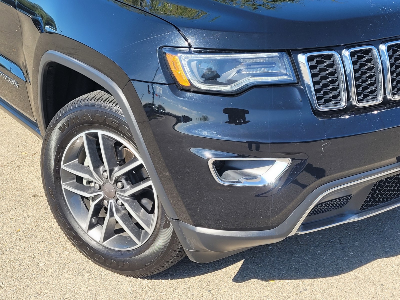 Used 2019 Jeep Grand Cherokee Limited with VIN 1C4RJFBG9KC653557 for sale in Pleasanton, CA