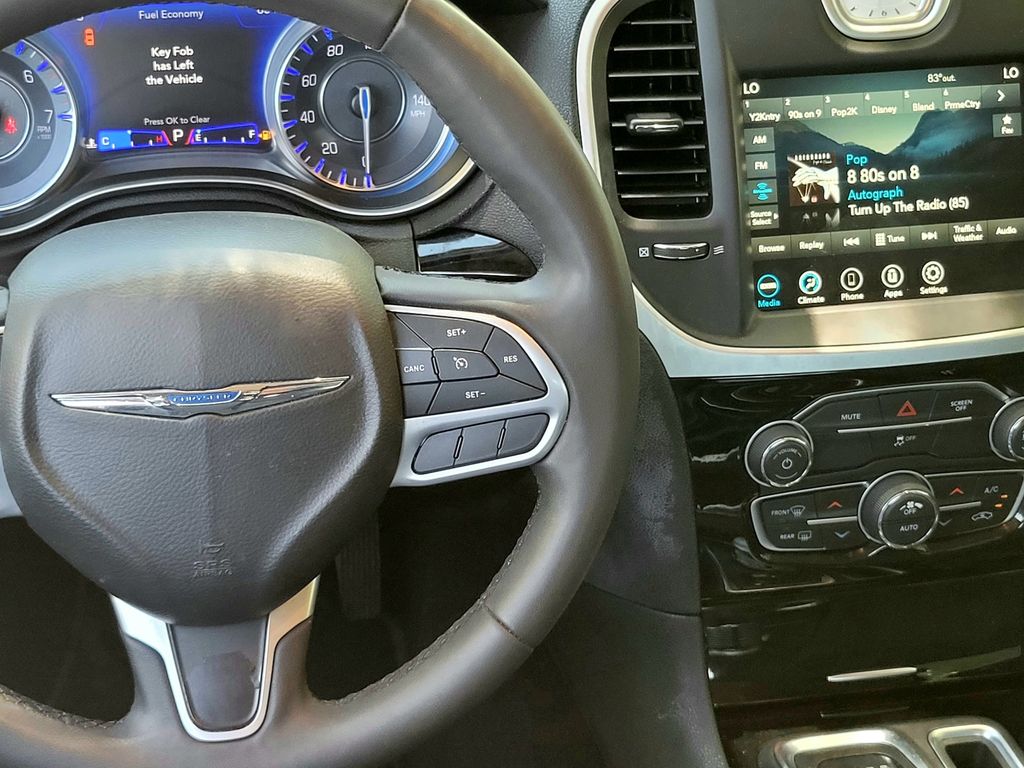 2023 Chrysler 300 Touring - Photo 13