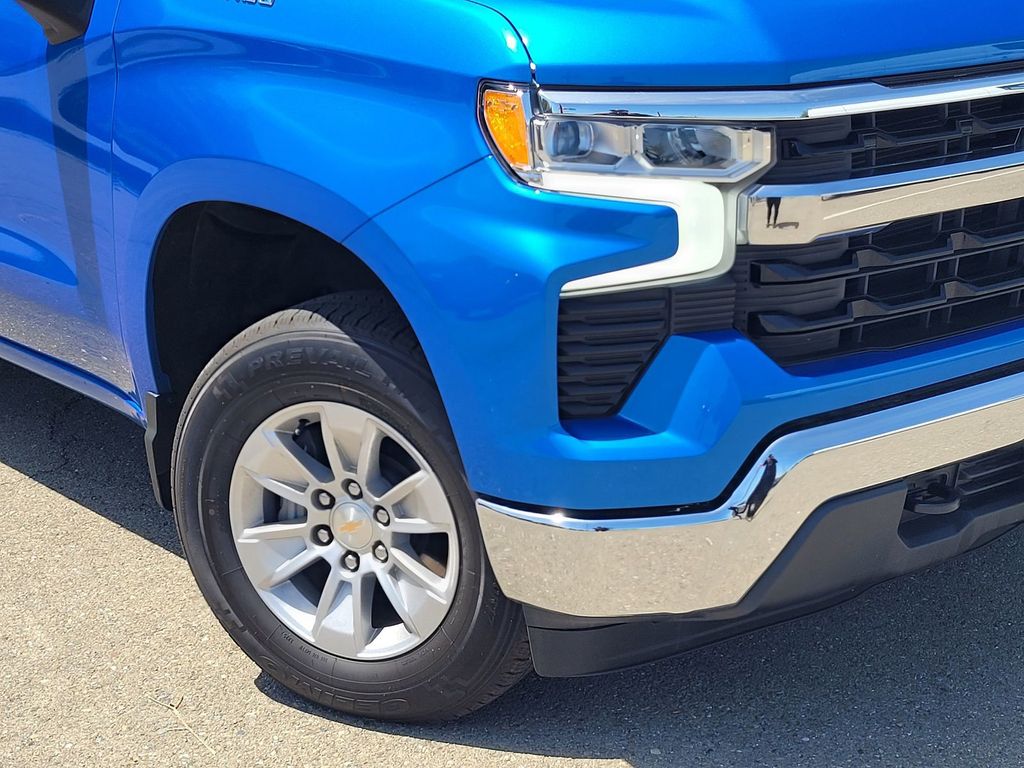 2025 Chevrolet Silverado 1500 LT - Photo 9