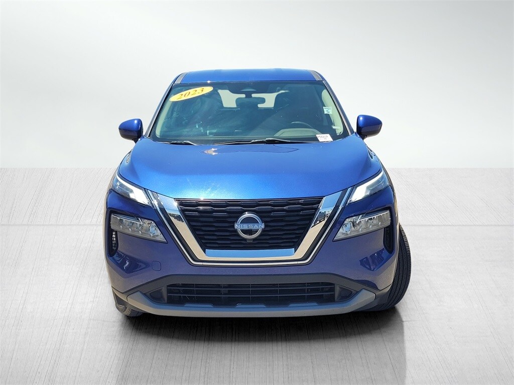 2023 Nissan Rogue SV photo 2