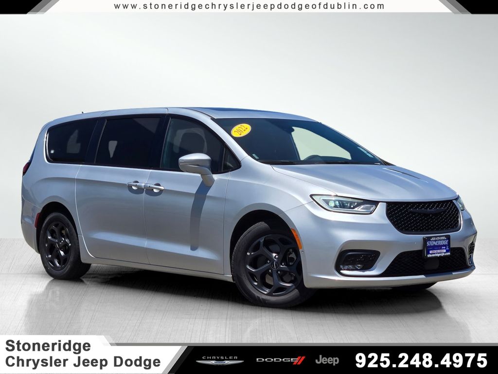 2022 Chrysler Pacifica Hybrid Limited Hybrid's photo