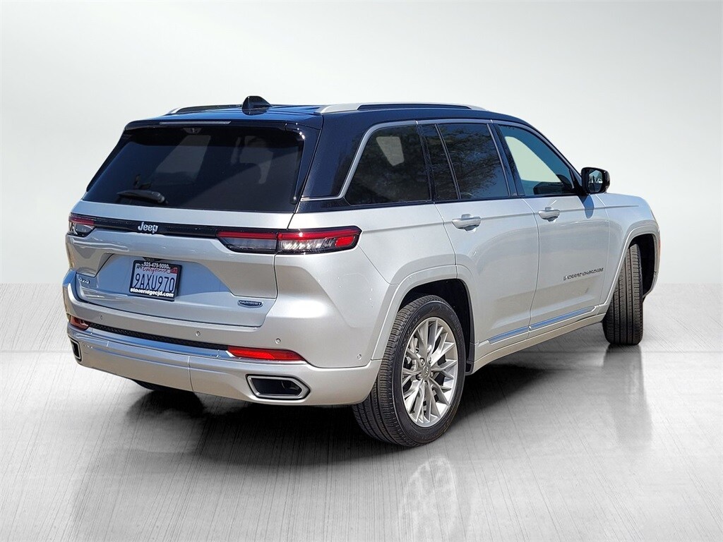 2022 Jeep Grand Cherokee Summit photo 4