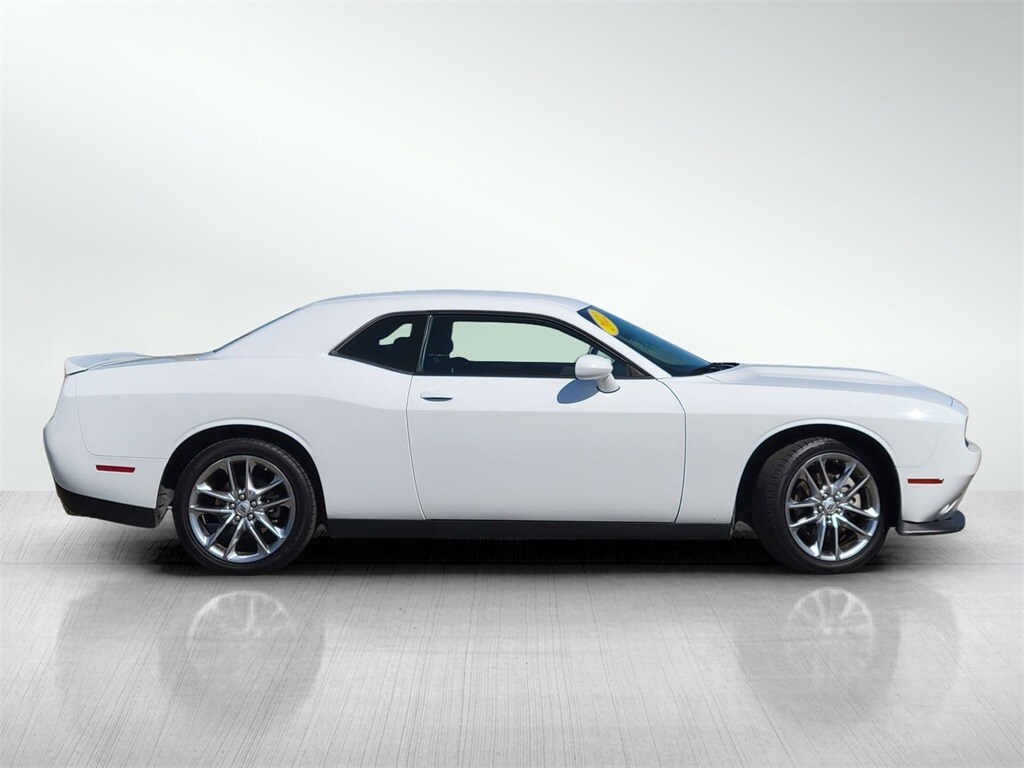 2022 Dodge Challenger GT photo 3