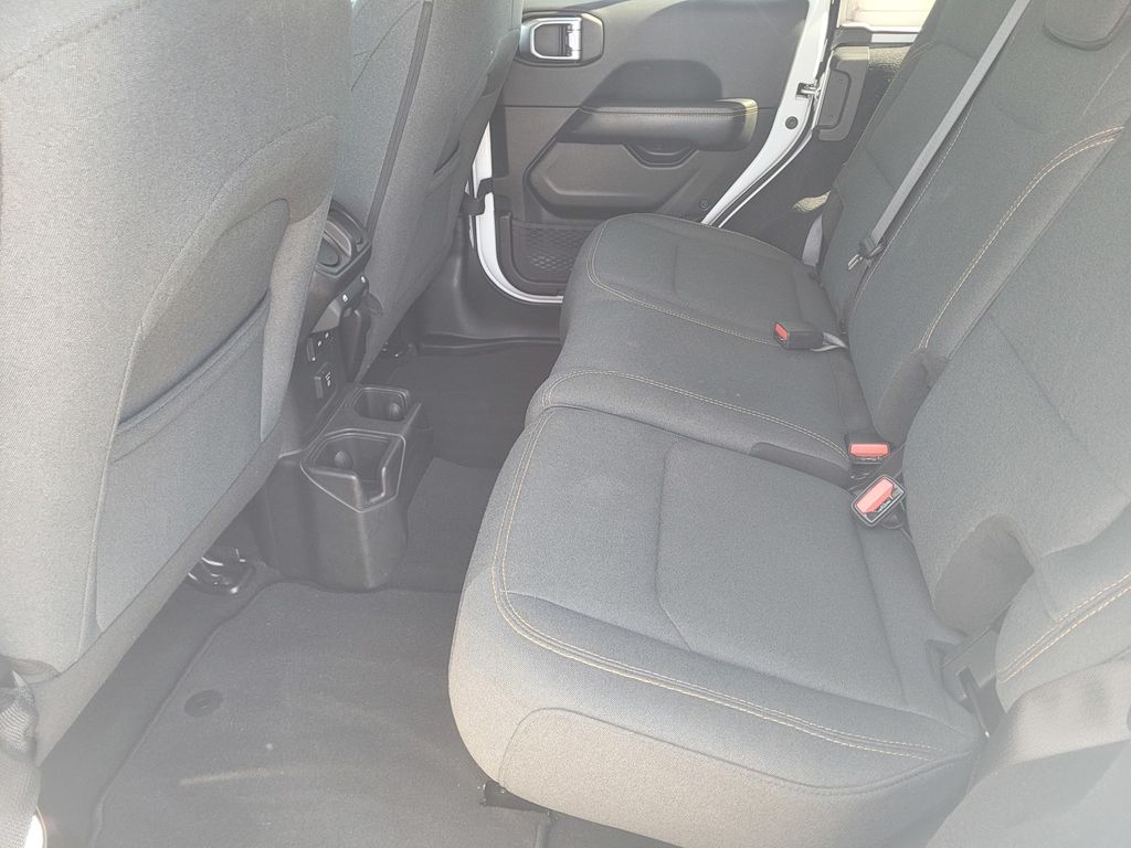 2024 Jeep Wrangler 4-Door Sahara - Photo 14