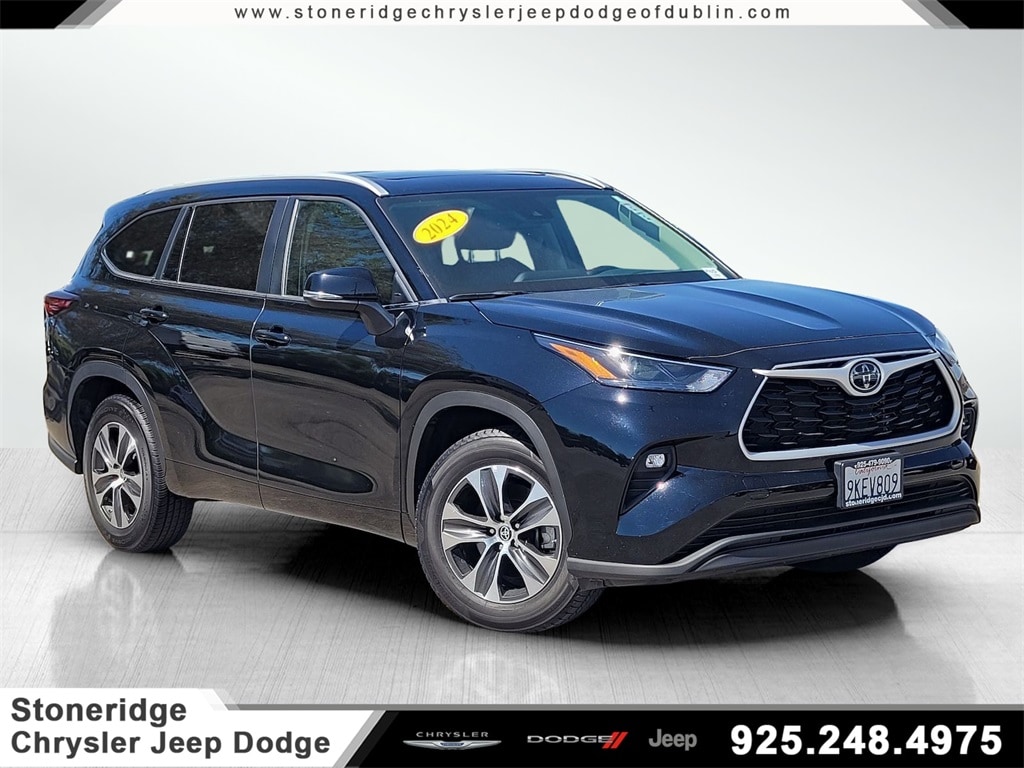 2024 Toyota Highlander XLE's photo