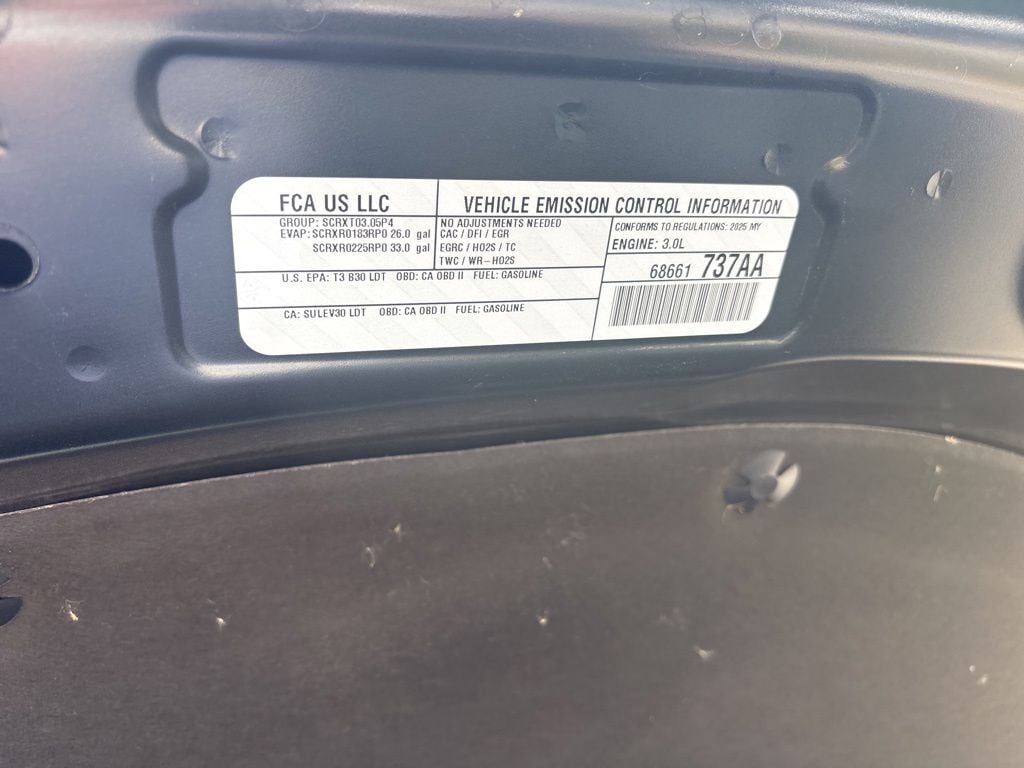 2025 RAM 1500 Laramie 4x4 Crew Cab 5'7's photo