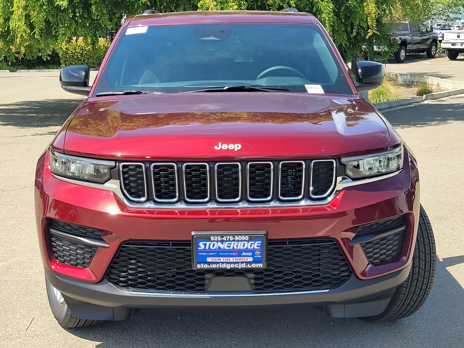 2025 Jeep Grand Cherokee Laredo X photo 2