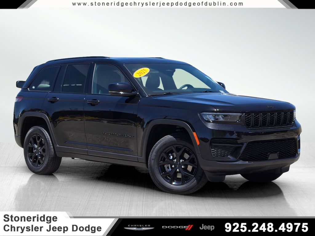 2025 Jeep Grand Cherokee Altitude X 4x4's photo