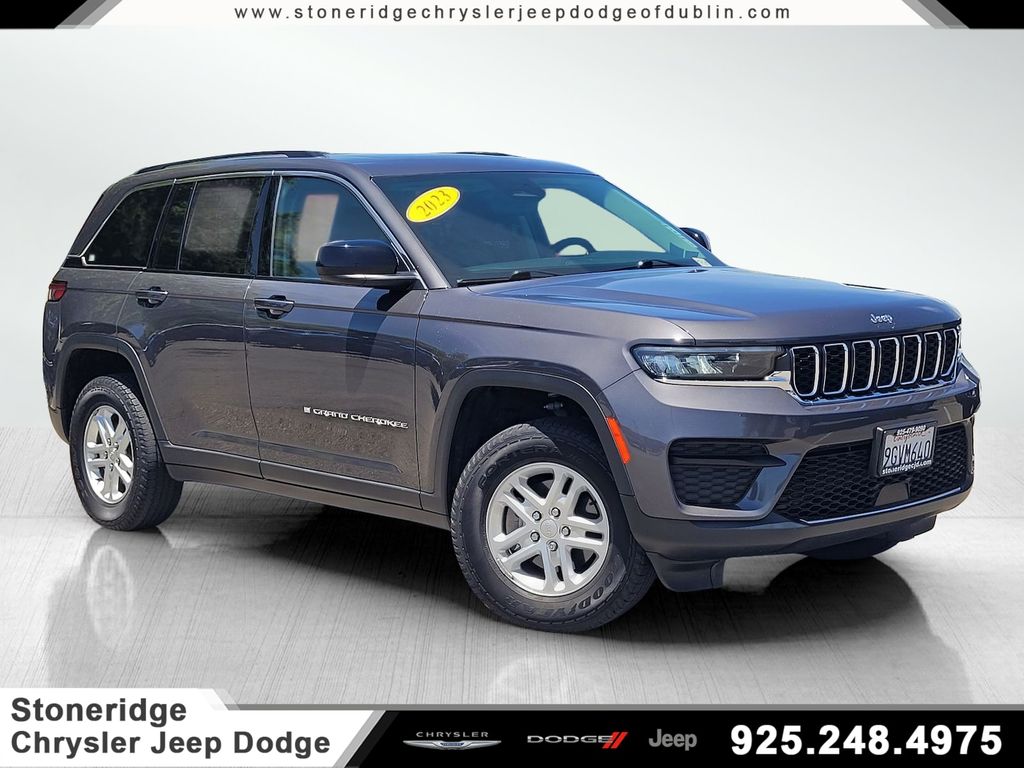 2023 Jeep Grand Cherokee Laredo 4x4's photo