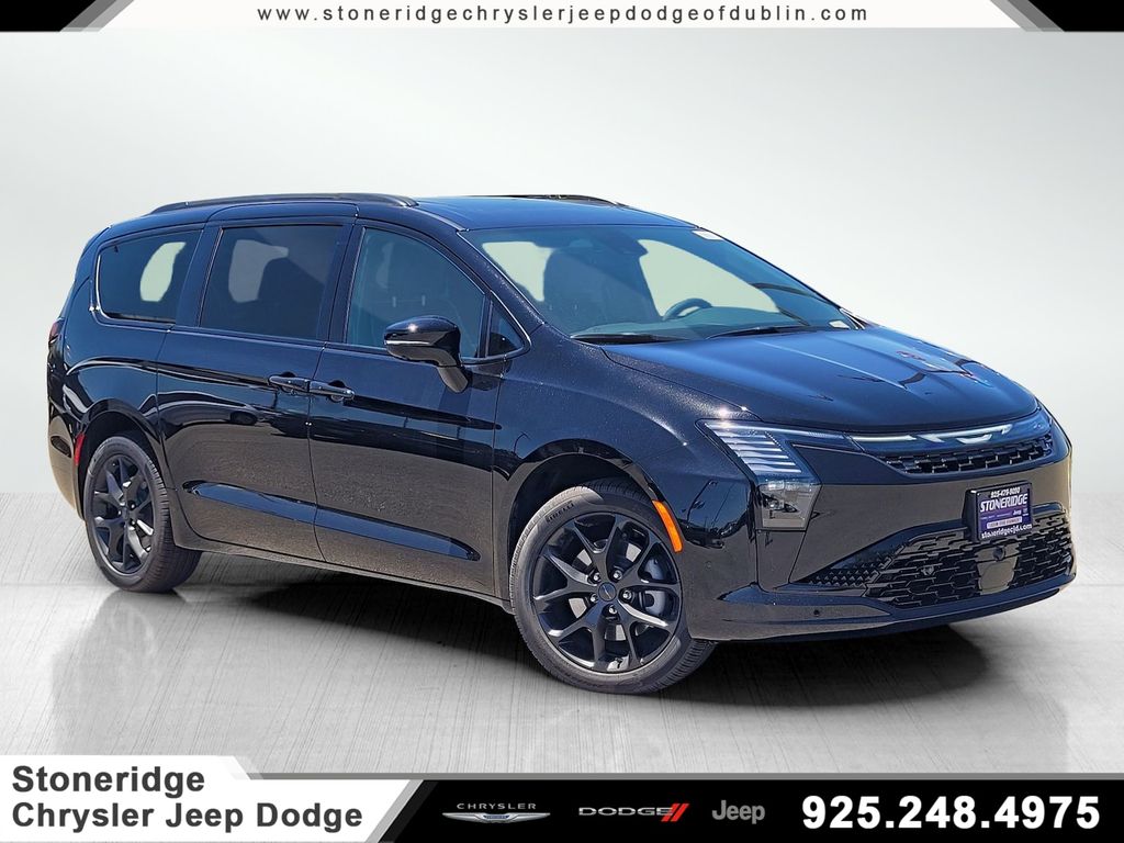 2027 Chrysler Pacifica Limited AWD's photo