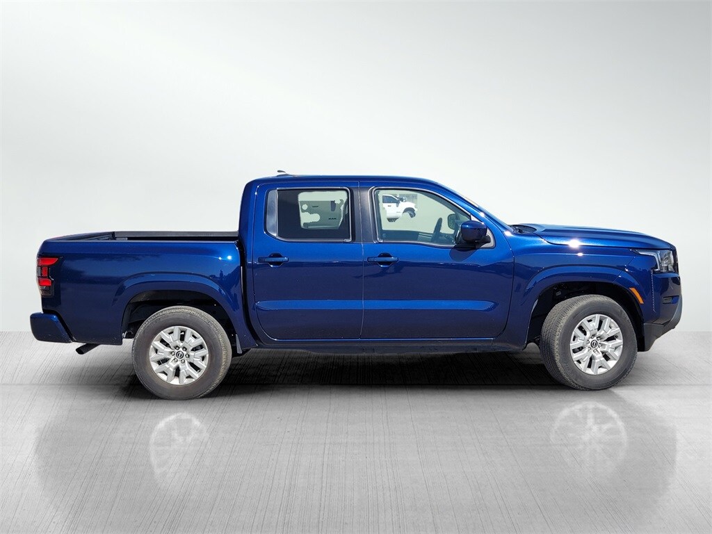 2023 Nissan Frontier SV photo 3
