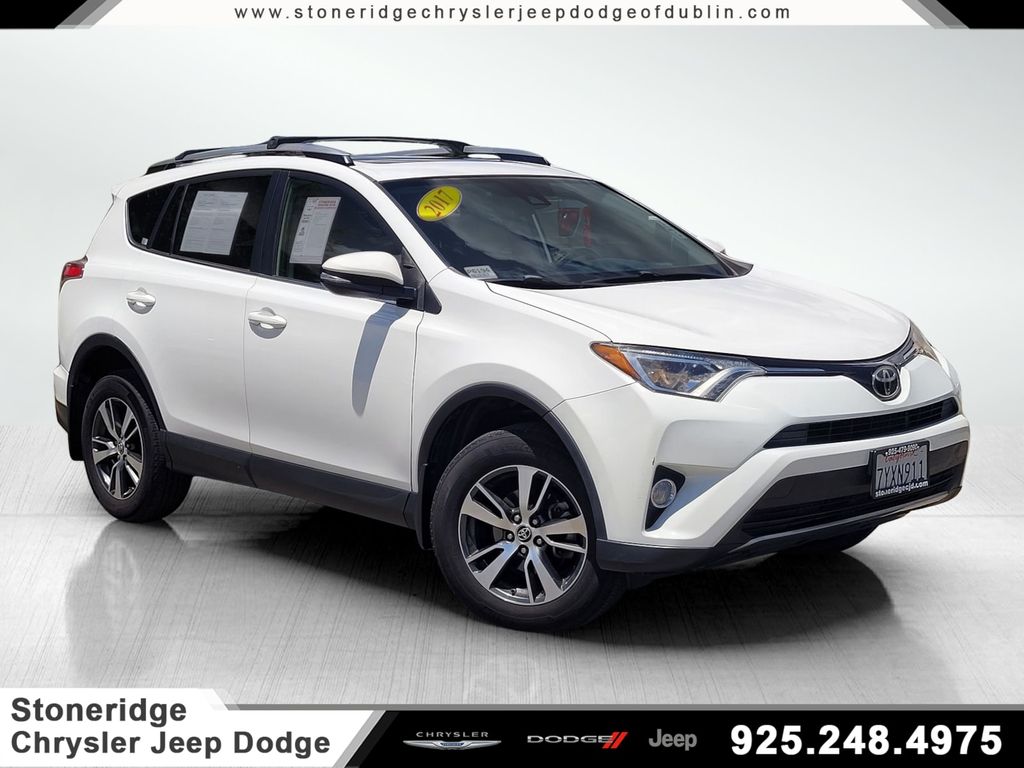 2017 Toyota RAV4 XLE's photo