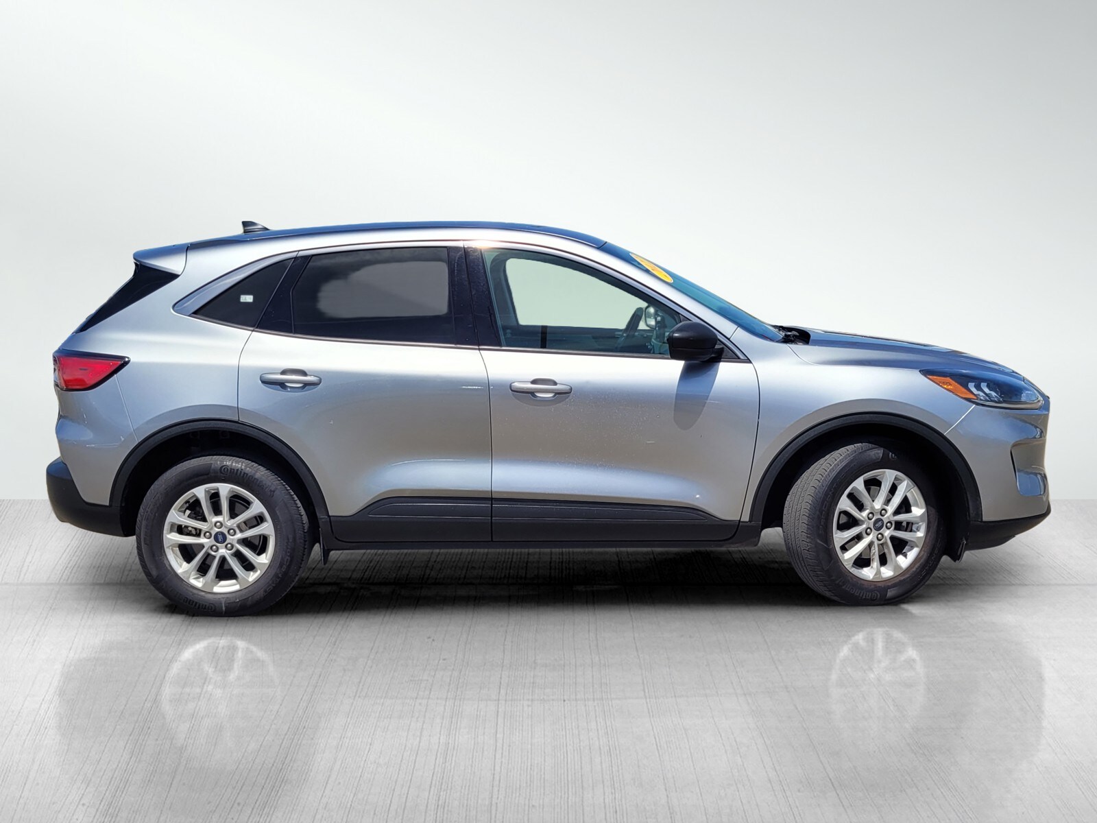 2022 Ford Escape SE photo 3