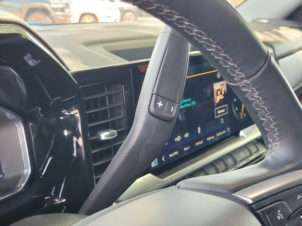 2025 Chevrolet Silverado 1500 LT - Photo 19