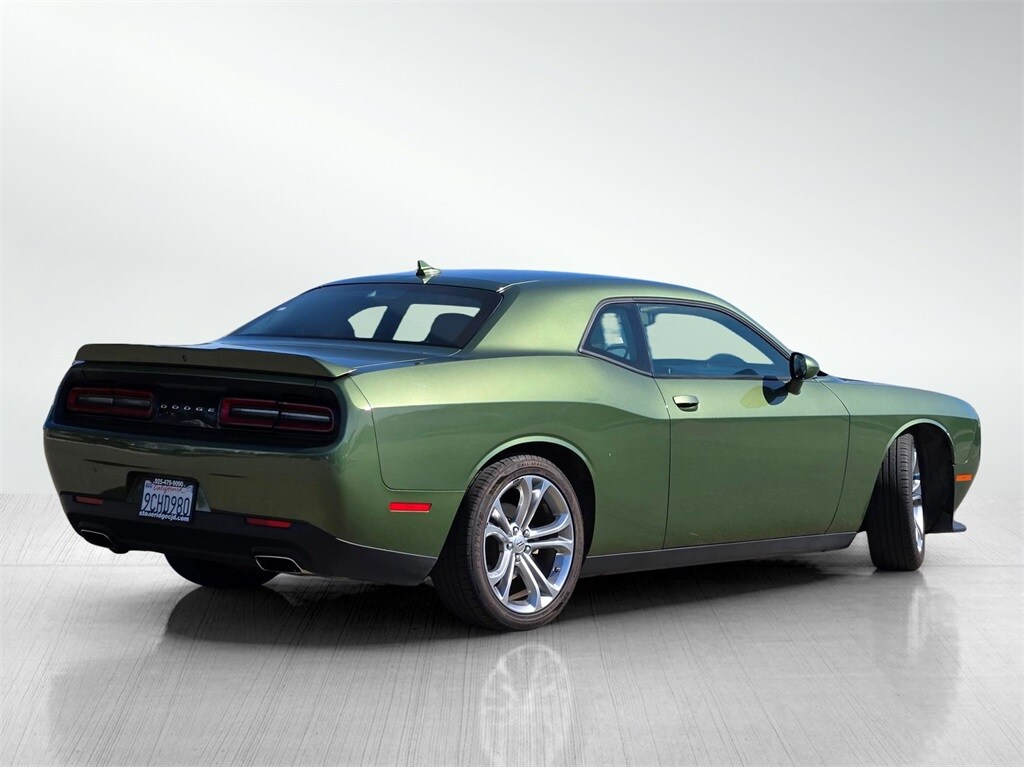 2022 Dodge Challenger GT photo 4