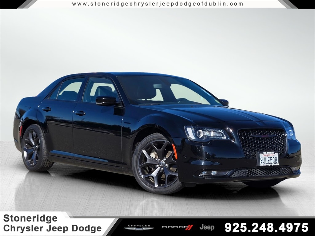 2023 Chrysler 300 S's photo