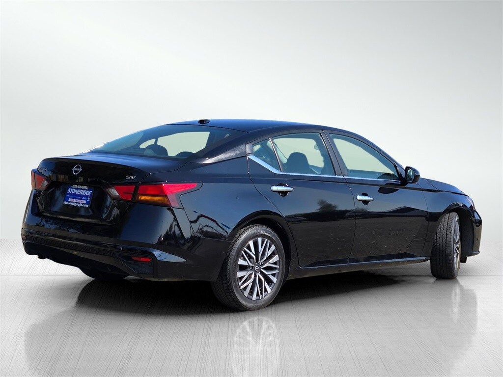 2023 Nissan Altima 2.5 SV photo 4