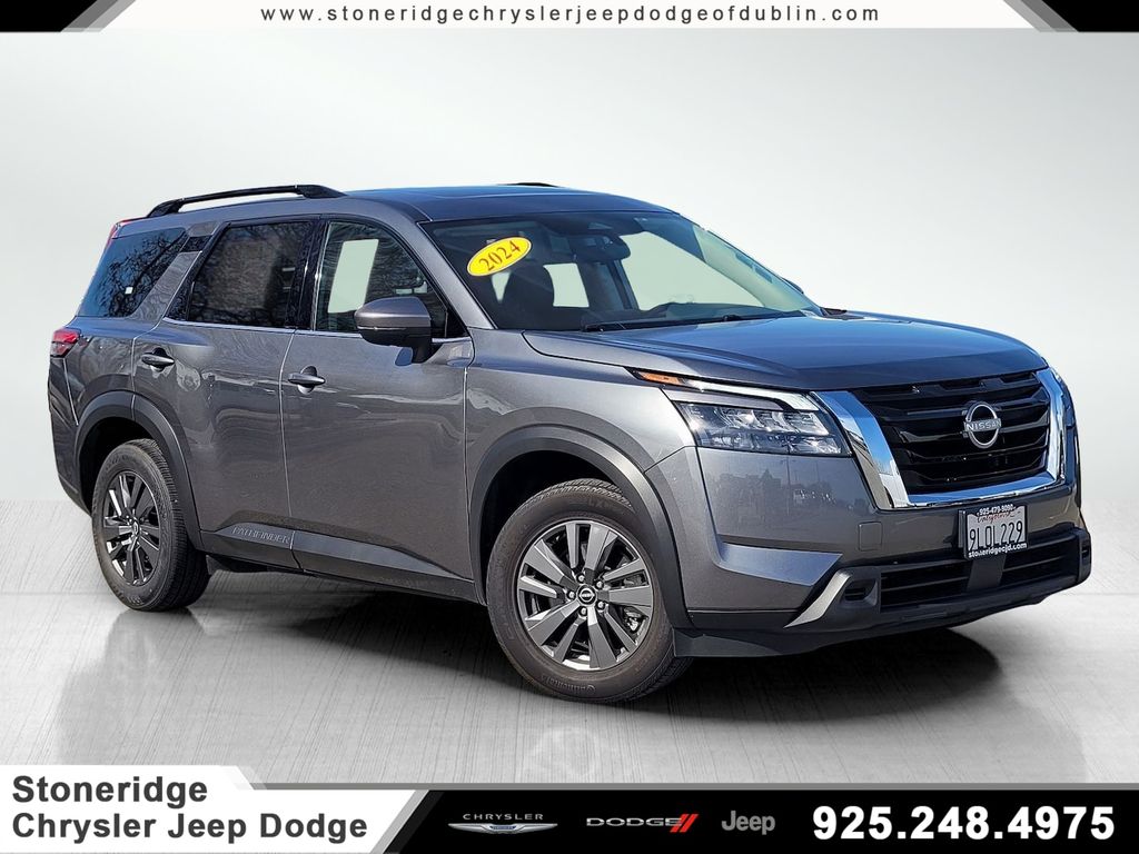 2024 Nissan Pathfinder SV