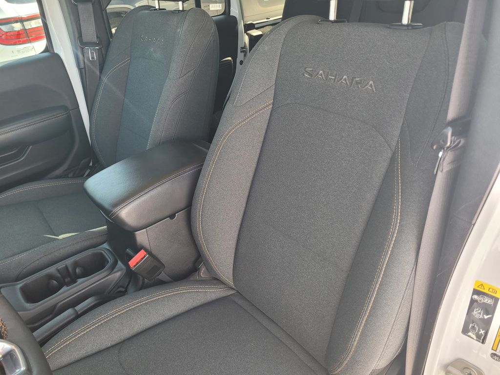 2024 Jeep Wrangler 4-Door Sahara - Photo 13