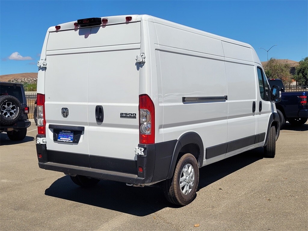 2025 Ram ProMaster 2500 Cargo Van photo 2