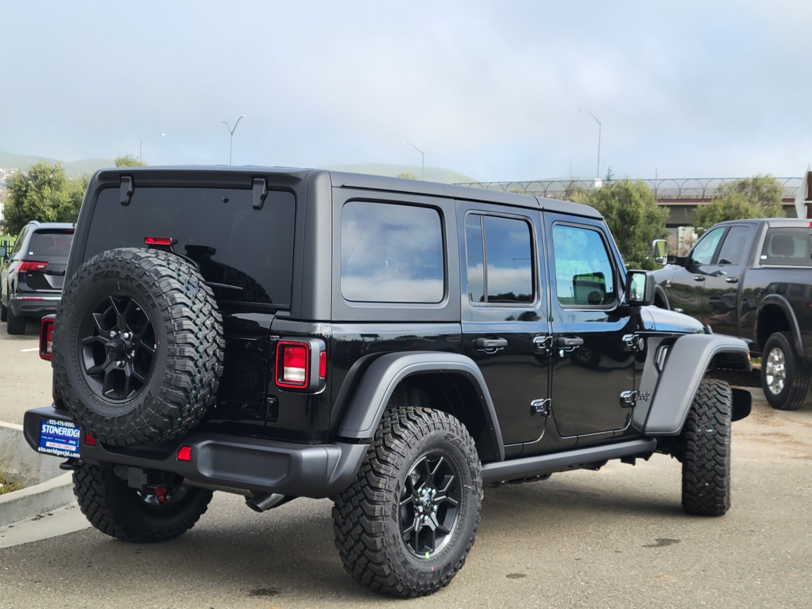 2025 Jeep Wrangler Willys photo 3