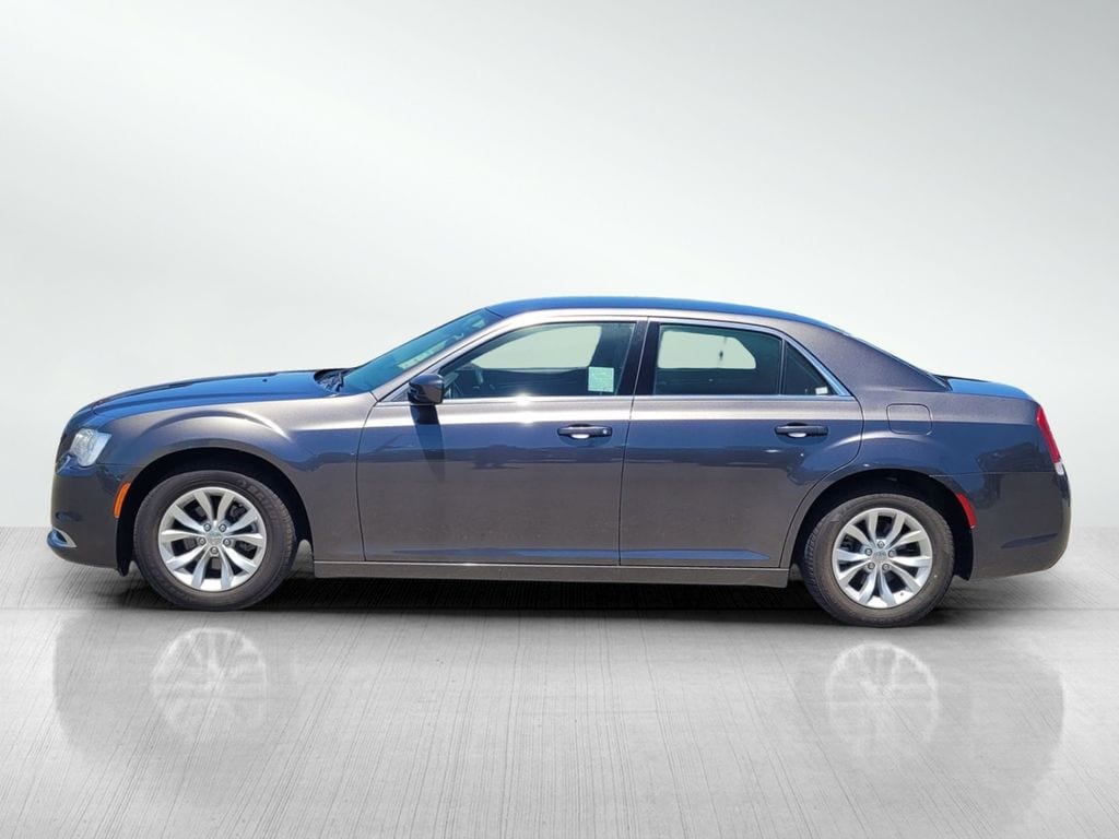 2023 Chrysler 300 Touring - Photo 7