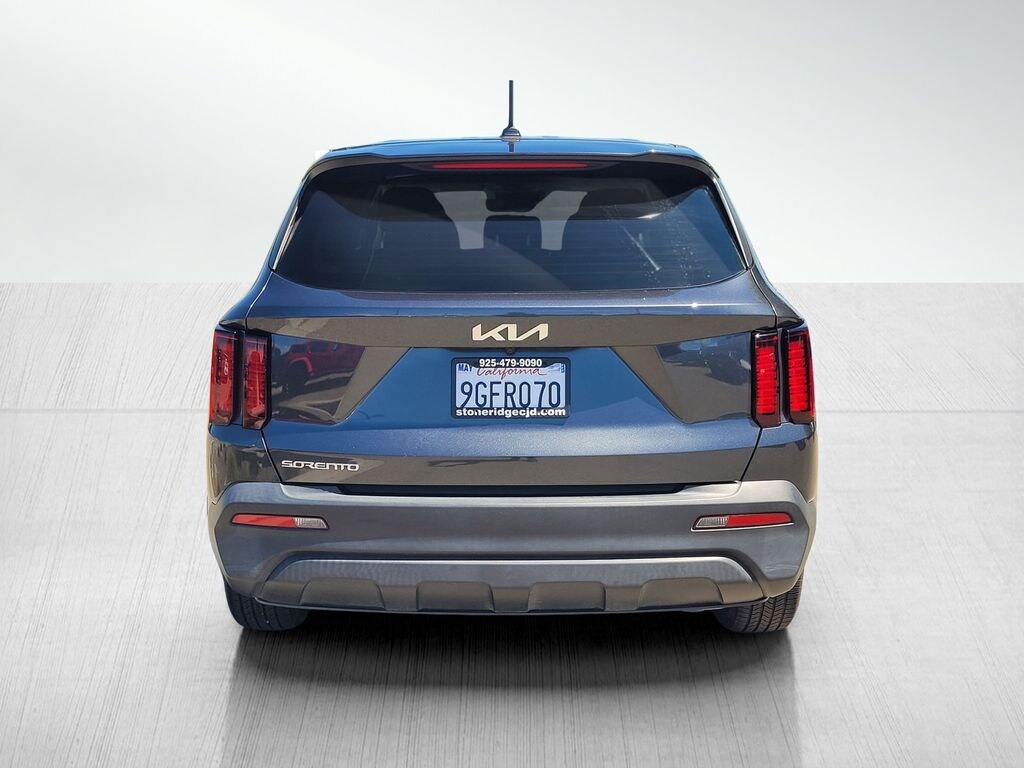 Used 2023 Kia Sorento LX SUV