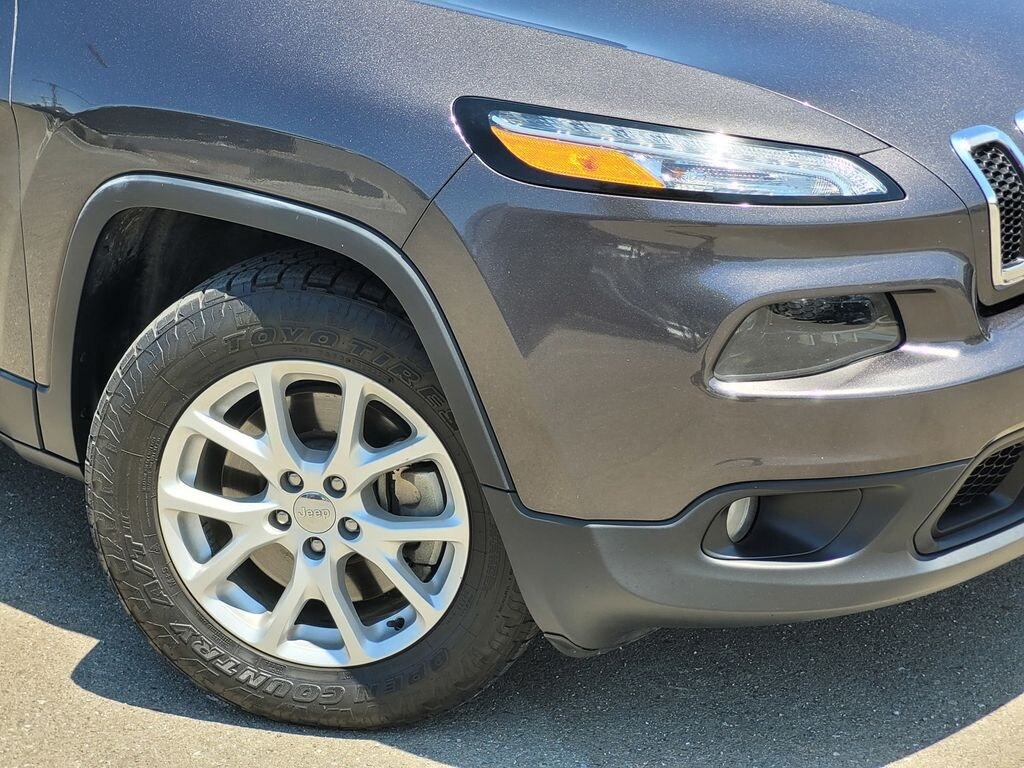 Used 2018 Jeep Cherokee Latitude Plus SUV