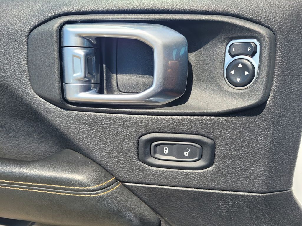 2024 Jeep Wrangler 4-Door Sahara - Photo 18