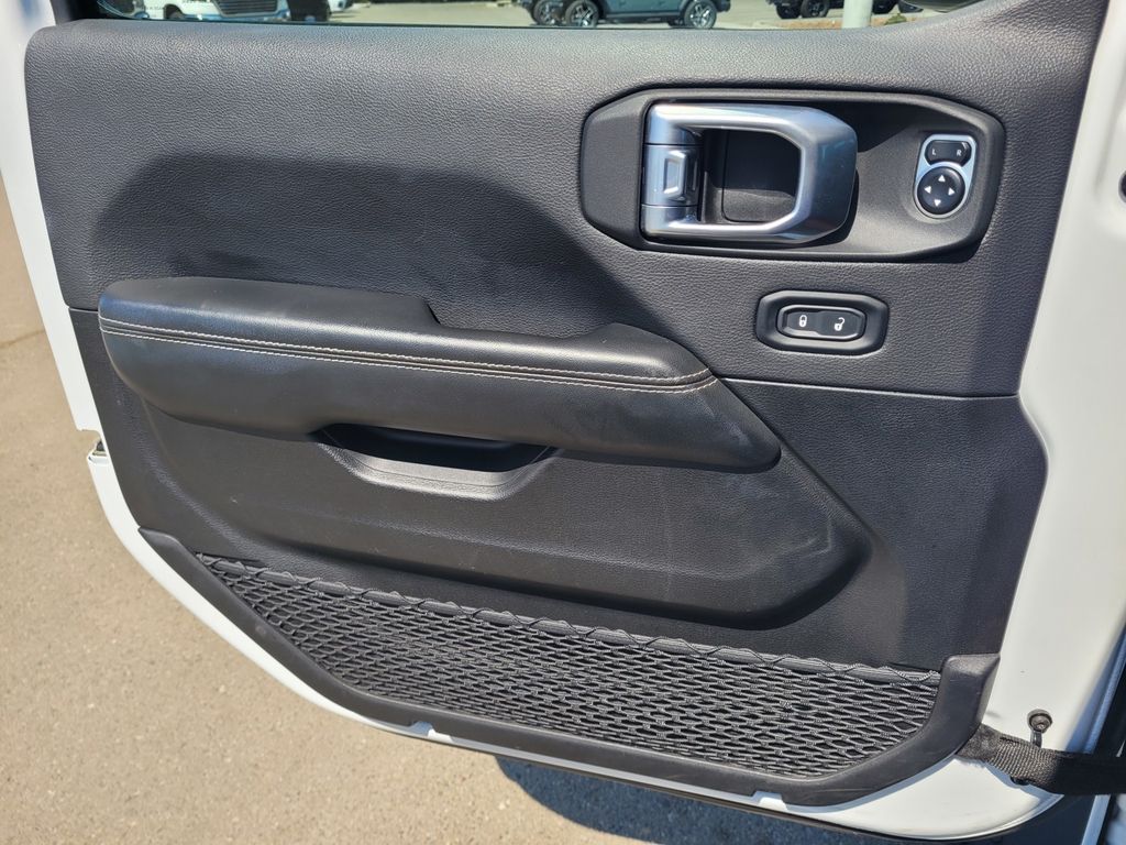 2024 Jeep Wrangler 4-Door Sahara - Photo 17