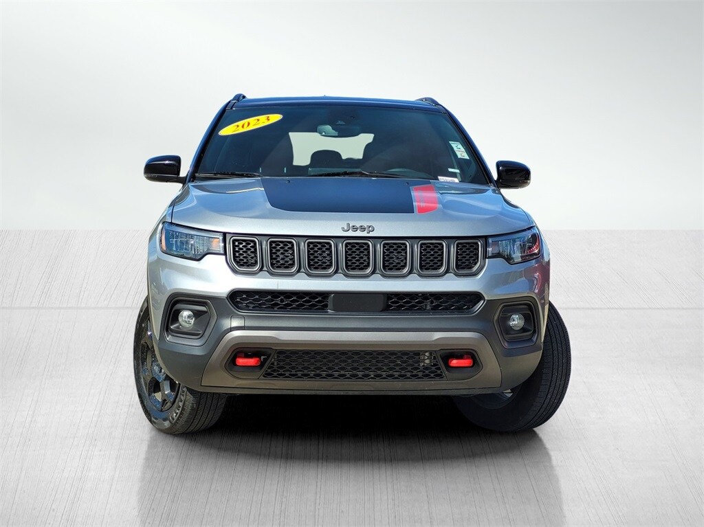 2023 Jeep Compass Trailhawk photo 2