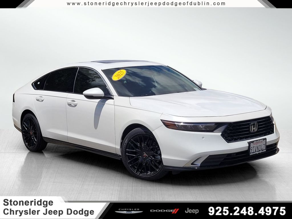 2025 Honda Accord Hybrid Touring's photo