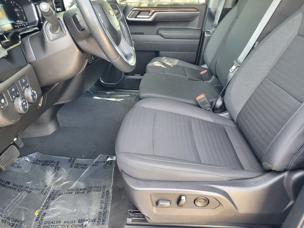 2025 Chevrolet Silverado 1500 LT - Photo 20