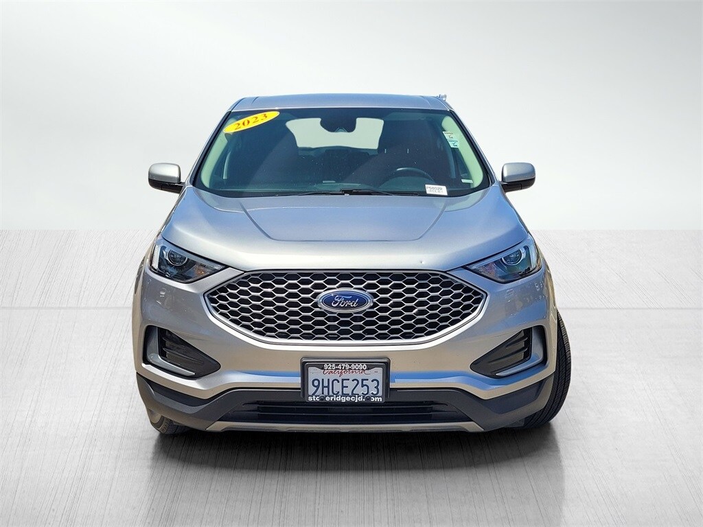2023 Ford Edge SEL photo 2