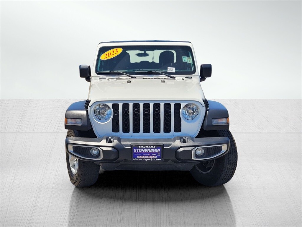 2023 Jeep Gladiator Sport photo 2
