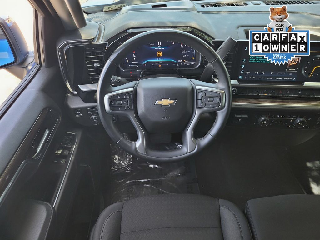 2025 Chevrolet Silverado 1500 LT - Photo 11