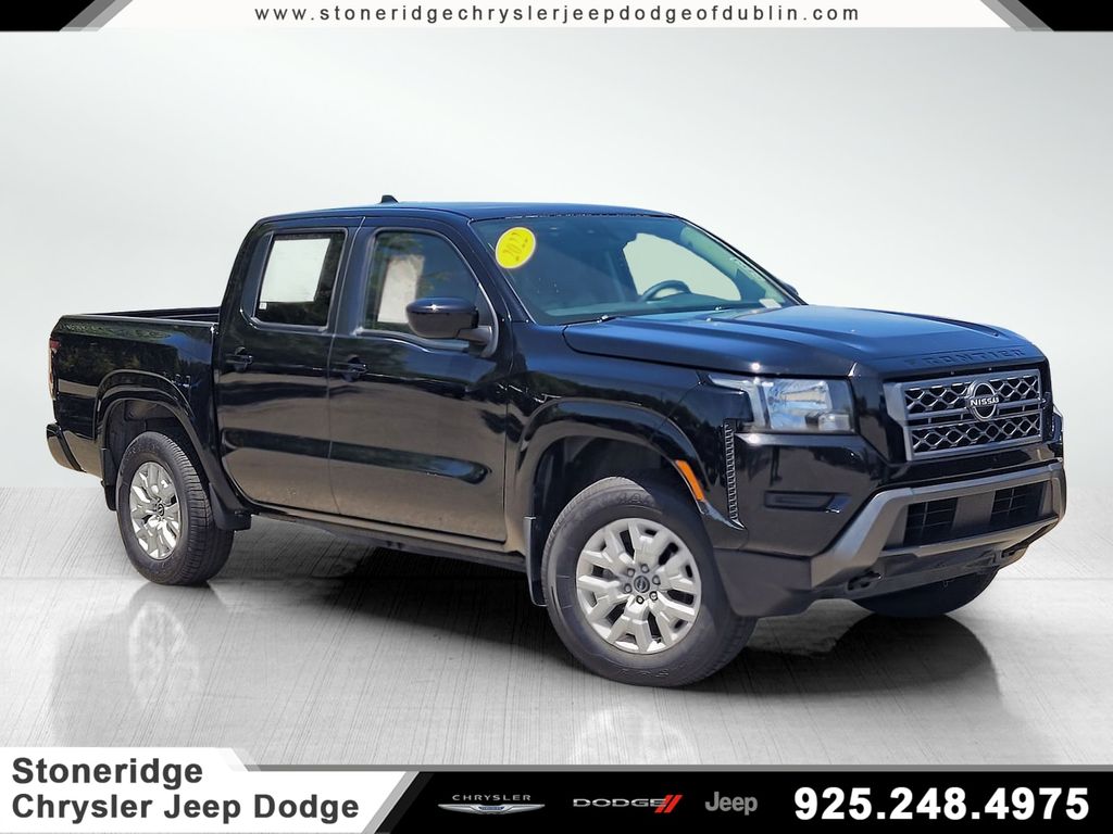 2022 Nissan Frontier SV Crew Cab 4X4 SWB's photo