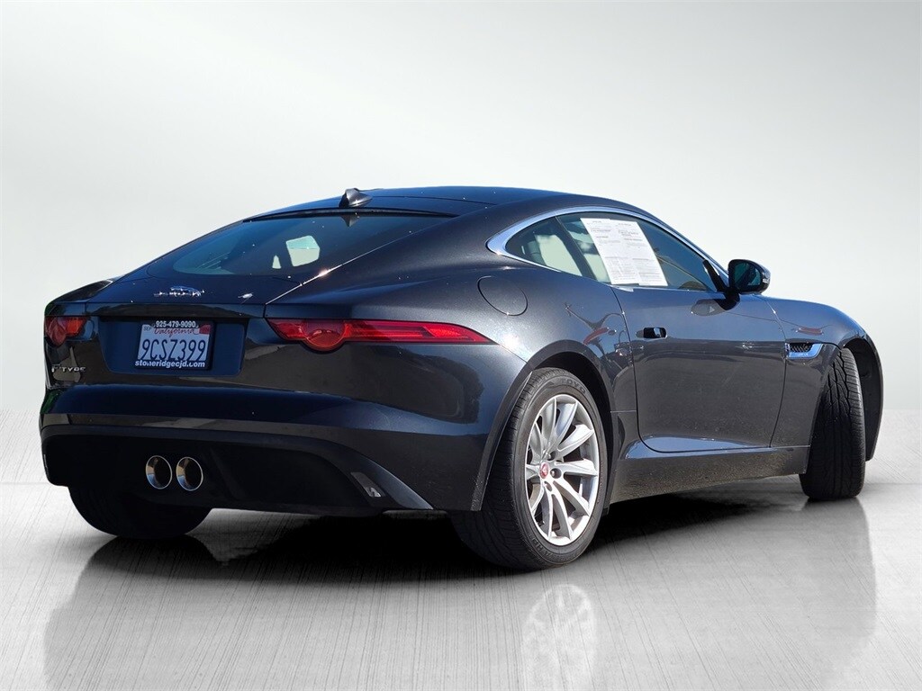 2017 Jaguar F-TYPE Premium photo 4