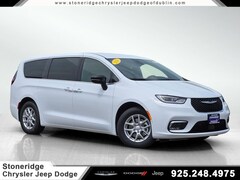 2026 Chrysler Pacifica SELECT Passenger Van
