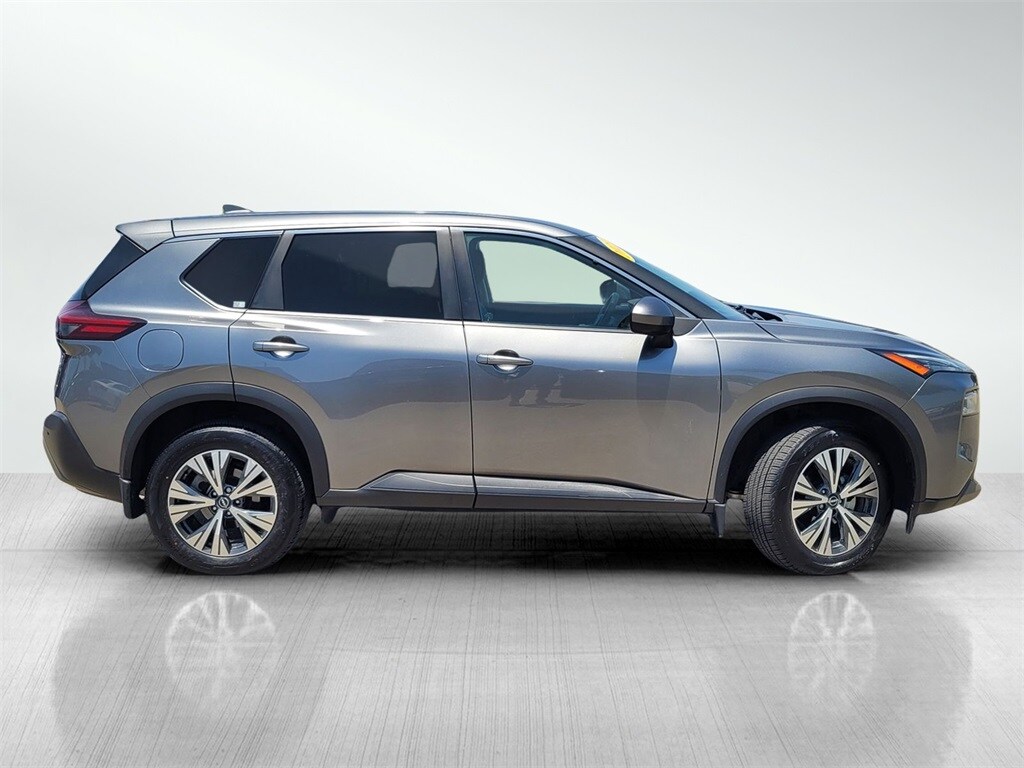 2023 Nissan Rogue SV photo 3