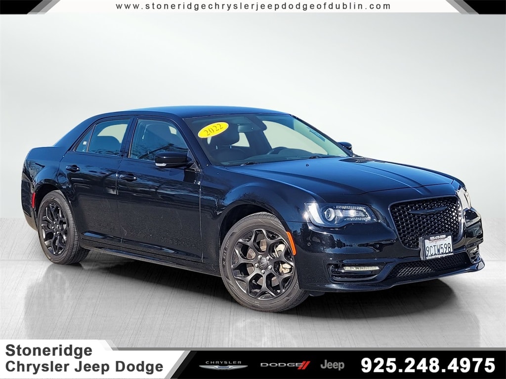 2022 Chrysler 300 Touring L's photo