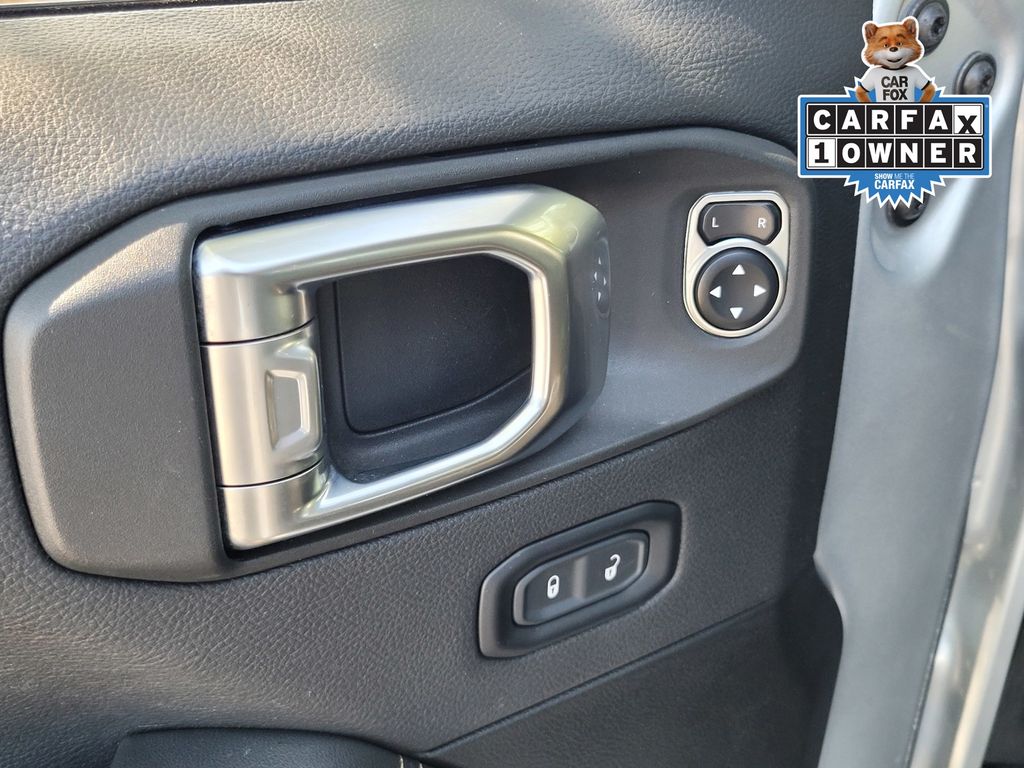2024 Jeep Wrangler 4-Door Sahara - Photo 15
