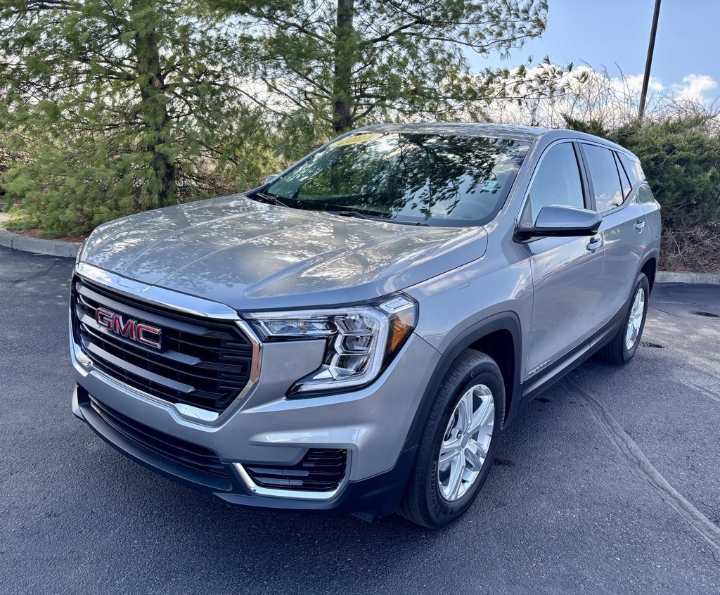 Used 2024 GMC Terrain SLE with VIN 3GKALMEG2RL249431 for sale in Plainfield, IN