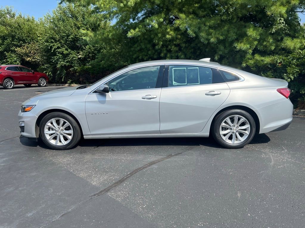 2021 Chevrolet Malibu 1LT photo 2