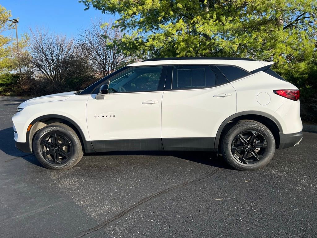 2024 Chevrolet Blazer 2LT photo 2